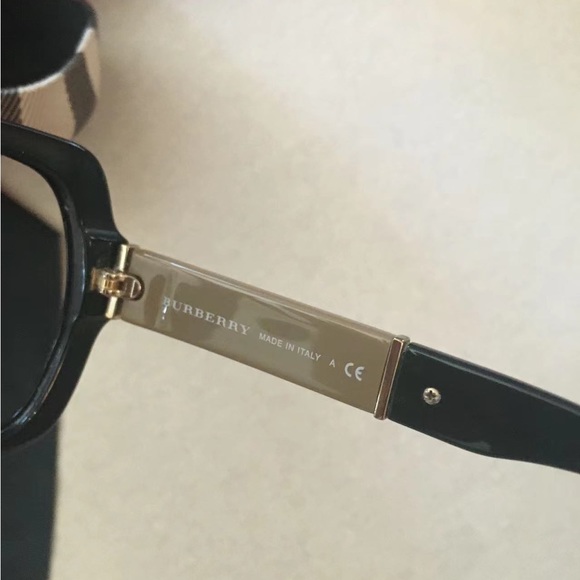 Burberry Frame and case - Picture 6 of 12